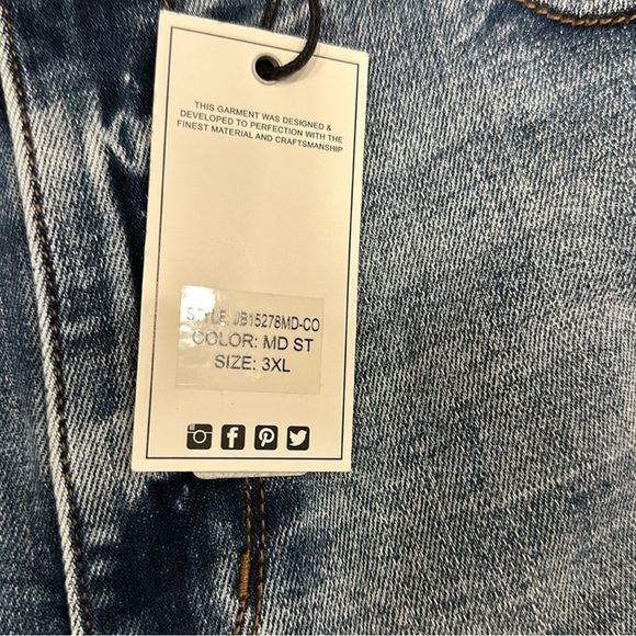 NWT Judy Blue High Waisted Medium Wash Distressed Jean Shorts 3XL Plus - Picture 2 of 7